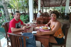 drinking-king-coconut_sri-lanka-4